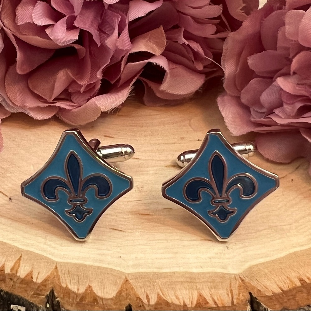 Elegant Two Tone Blue Fleur de Lis Cufflinks - Picture 5 of 15